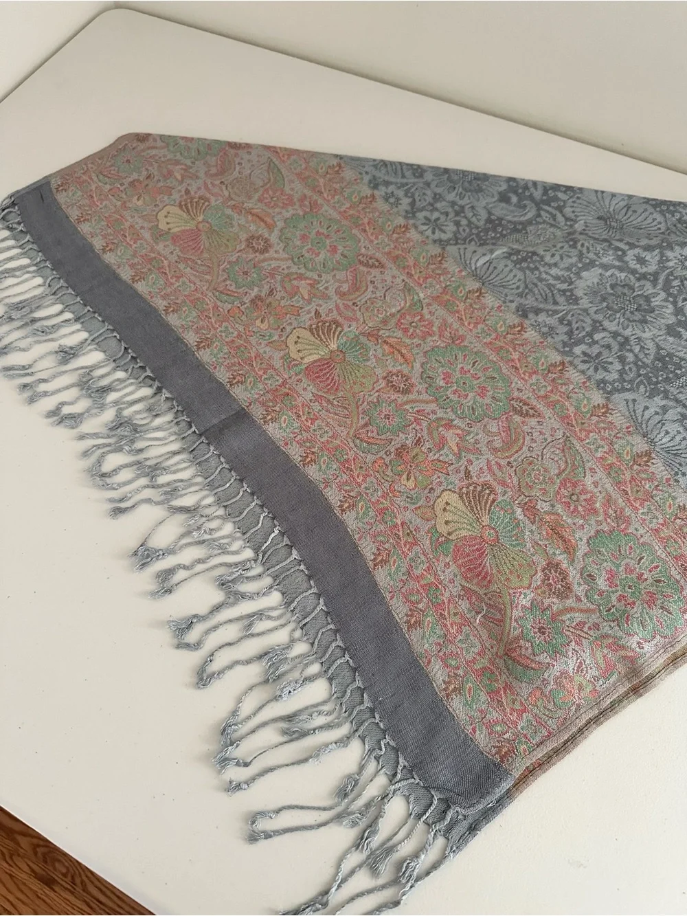 Cashmere Pashmina Scarf Floral Paisley Fringe Shawl Wrap Gray Pink 64x28 Luxury